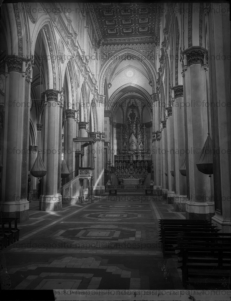 Napoli, Chiesa di San Domenico Maggiore