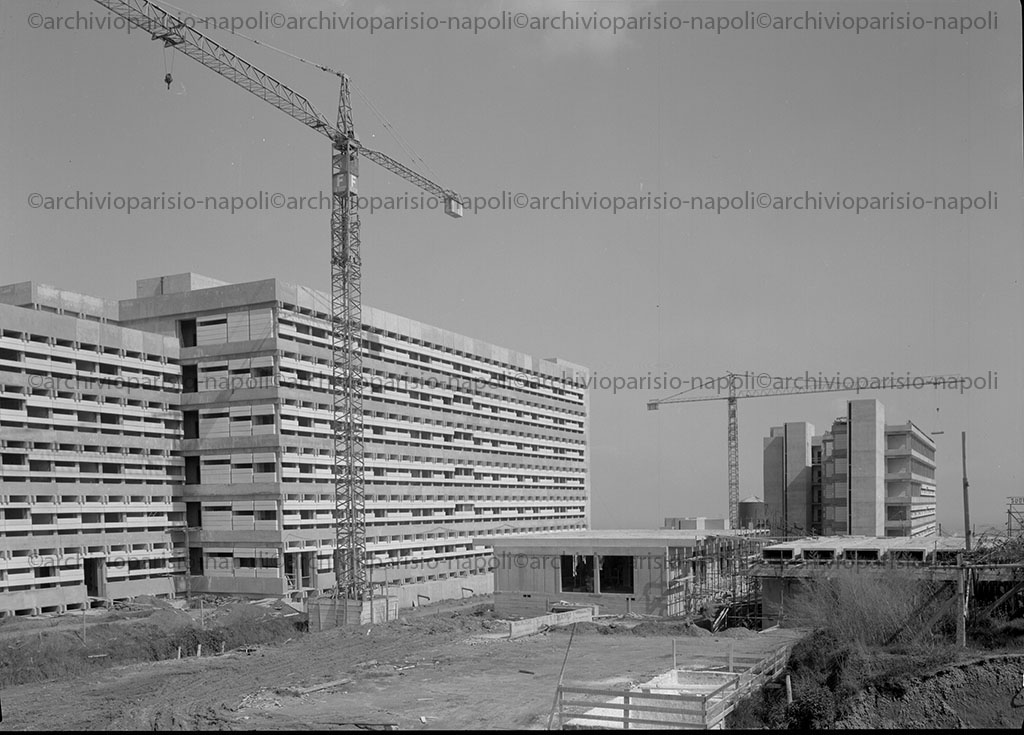 veduta esterna dei padiglioni dell'edificio in costruzione