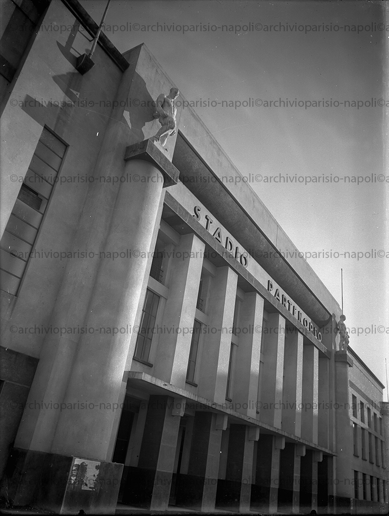 Particolare del prospetto anteriore dello Stadio Partenopeo